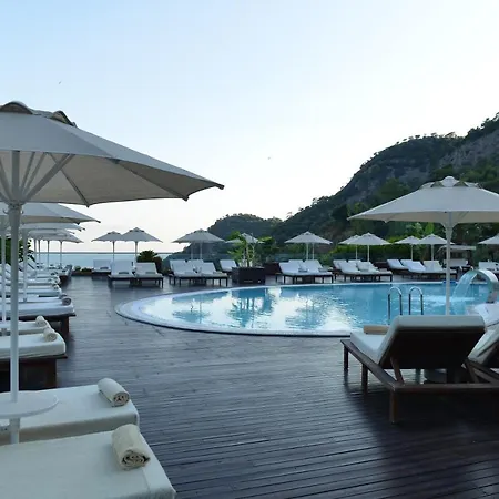 Manaspark Deluxe Отель 4*