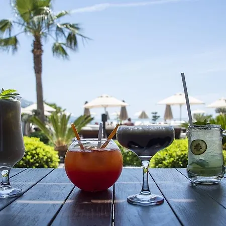 Manaspark Deluxe Отель