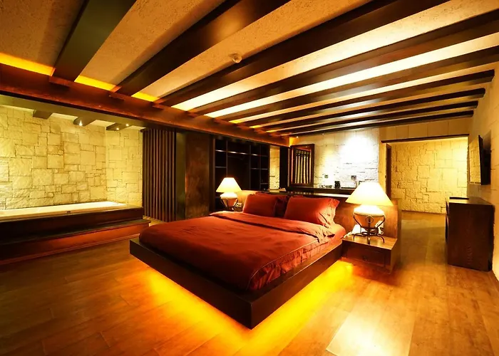 Hotel Manaspark Deluxe 4*