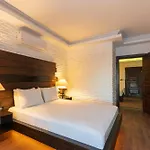 Manaspark Deluxe 4* 올루데니스