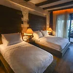 Hotell Manaspark Deluxe