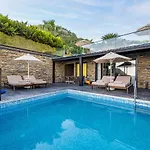 Manaspark Deluxe Hotell 4*