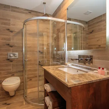 Manaspark Deluxe Szálloda 4*