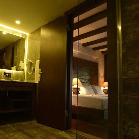 Hotel Manaspark Deluxe 4*