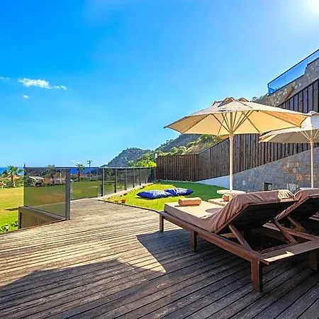 Manaspark Deluxe Hotell