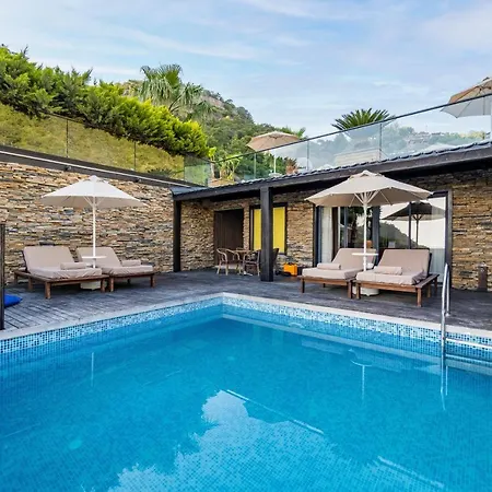 Manaspark Deluxe Szálloda 4*