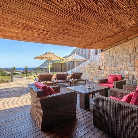 Manaspark Deluxe Otel 4*